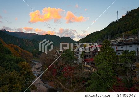 Early morning Mitake Gorge << Ome City >> 84406048