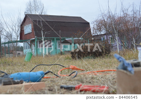 Making a wooden shelf with your own hands 84406545