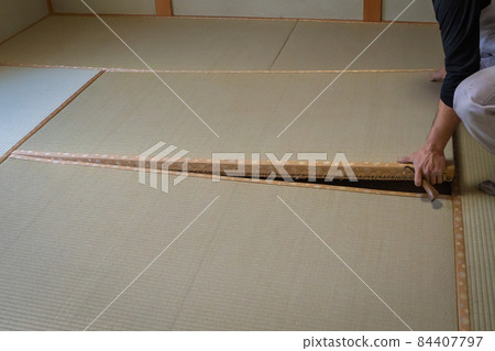 A state of changing the tatami mat A state of changing the tatami mat 84407797