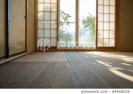 A state of changing the tatami mat A state of changing the tatami mat 84408026
