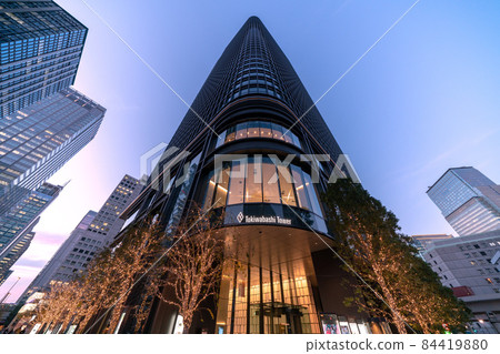 Skyscraper, skyscraper, Tokiwabashi Tower that appeared in front of the intersection of Japan's Tokyo cityscape "Gofukubashi" 84419880