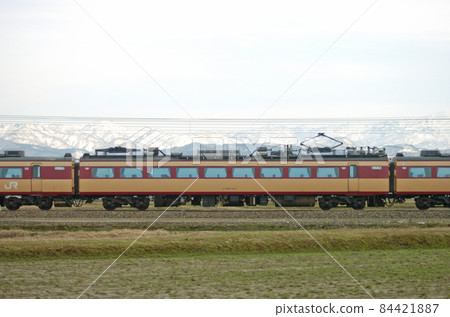 Hokuriku Main Line Mikawa-Kaga-Kasama JR West 485 series A10 formation (Kyoto) ⑧ Moha 484-223 Sea side Hokuriku Main Line Mikawa-Kaga-Kasama JR West 485 series A10 formation (Kyoto) ⑧ Moha 484-223 Sea side 84421887