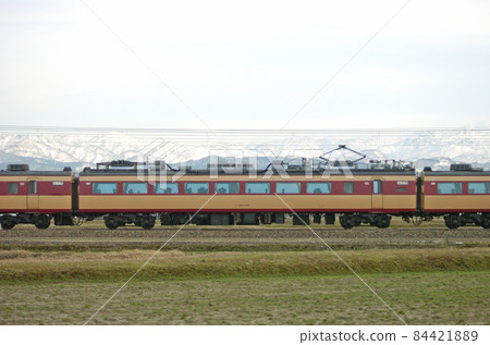 北陸本線 三河加賀笠間 JR 西 485 系列 A10 編隊（京都） ③ 茂葉 484-610 海邊 84421889