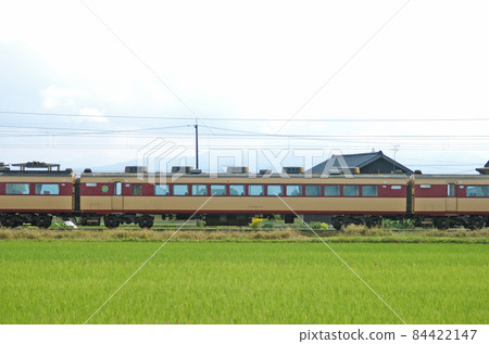 Hokuriku Main Line Ishido-Fukuoka JR West 489 series H02 formation (Kanazawa) ④ Salo 489-27 Sea side Hokuriku Main Line Ishido-Fukuoka JR West 489 series H02 formation (Kanazawa) ④ Salo 489-27 Sea side 84422147