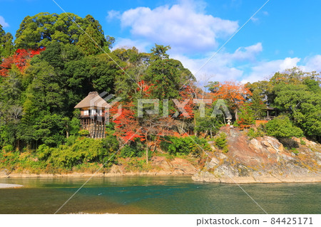 [愛媛縣] 秋天的花柳山莊 84425171