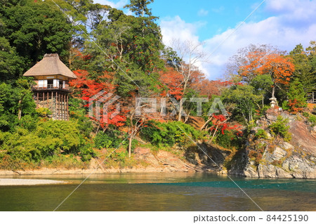 [Ehime Prefecture] Garyu Sanso in autumn colors 84425190