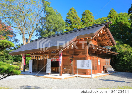 [Ehime Prefecture] Ozu Shrine in fine weather 84425424