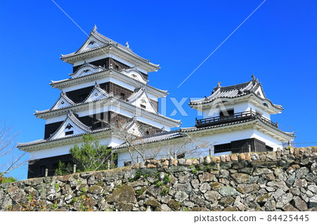 [愛媛縣]天氣晴朗時大須城城堡塔樓和砲塔 84425445