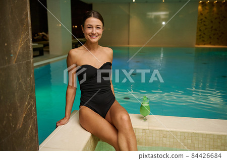 Attractive elegant middle aged European woman - Stock Photo [84426684] -  PIXTA