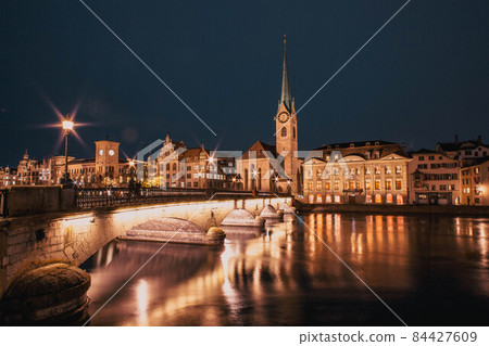 panorama of Zurich city center with Frau Munster and Grossmunster 84427609
