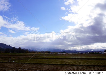 里山初冬風光 84430844