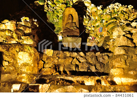 <Hinbara cave dorm> marriage Kannon Tokyo Nishi-tama-gun, Okutama-cho, Hinohara <Hinbara cave dorm> marriage Kannon Tokyo Nishi-tama-gun, Okutama-cho, Hinohara 84431061