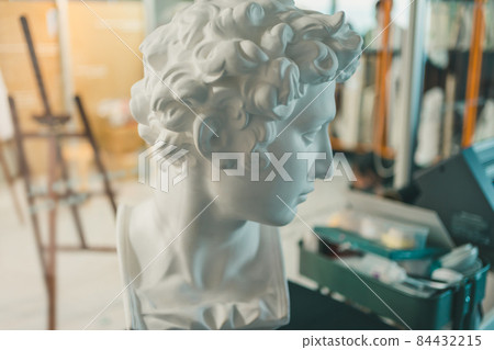 藝術學校預備學校 藝術學校預備學校 84432215