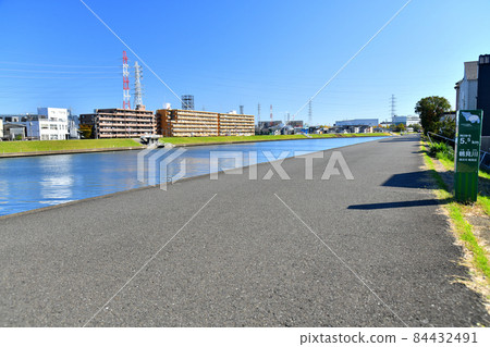 從末吉橋/鶴見川（神奈川縣橫濱市）附近向下游看 [2021.11] 84432491