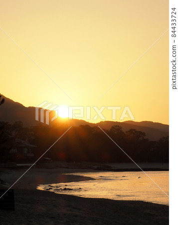 萩市菊濱的晚霞景色 84433724