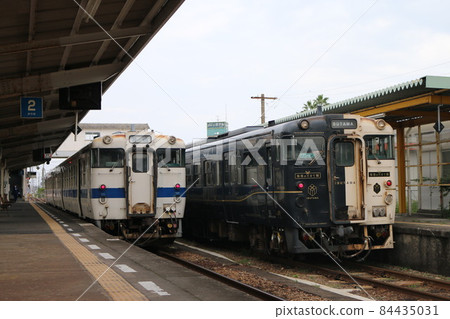 Ibusukimakurazaki Line Ibusuki Station Kiha 47-Regular train and limited express "Ibusuki no Tamatebako"- 84435031