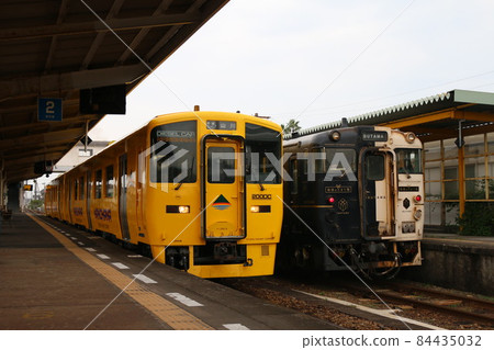 Kiha 200 series and Kiha 47 type "Ibusuki no Tamatebako" Kiha 200 series and Kiha 47 type "Ibusuki no Tamatebako" 84435032