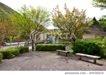 <Fukashiro Lake> Fukashiro Dam, Otsuki City, Yamanashi Prefecture <Fukashiro Lake> Fukashiro Dam, Otsuki City, Yamanashi Prefecture 84436819