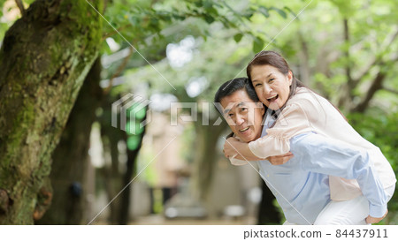 Senior couple portrait Senior couple portrait 84437911