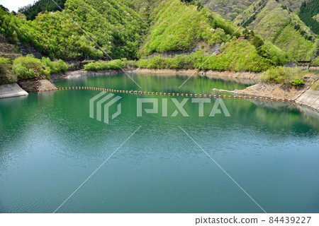 山梨縣大月市七穗町深代湖瀨戶 84439227