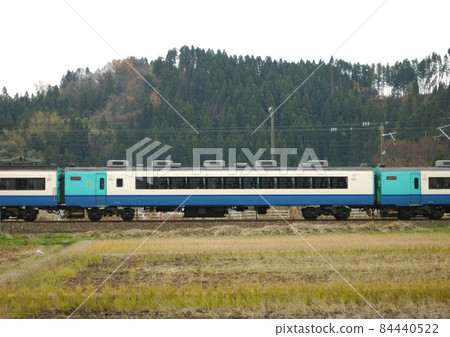 Hokuriku Main Line Morimoto-Tsubata JR East 485 series R2 formation (Niigata) ④ Salo 481-3106 Sea side 84440522