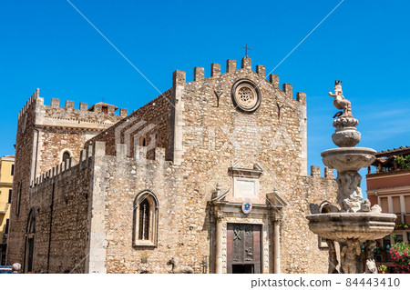 Taormina Dome on a sunny summer day, Italy Taormina Dome on a sunny summer day, Italy 84443410