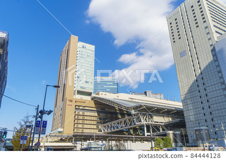 大阪車站城 JR 大阪車站大樓 Morning Autumn Sunny 84444128