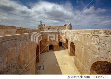Maniace castle in Syracuse. Maniace castle in Syracuse. 84445299