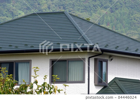 帶完整覆蓋方法的屋頂 帶石板覆蓋方法的屋頂 帶完整覆蓋方法的屋頂 帶石板覆蓋方法的屋頂 84446024