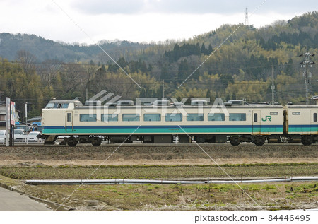 Hokuriku Main Line Morimoto-Tsubata JR East 485 series T11 formation (Niigata) ⑥ Kuha 481-1029 Sea side 84446495