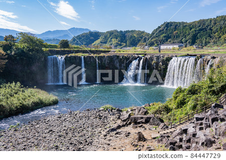 Waterfall of Hatassiri 84447729
