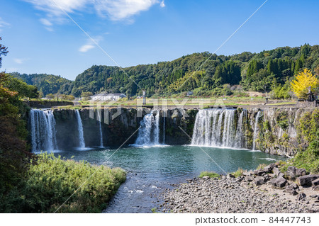 Waterfall of Hatassiri 84447743