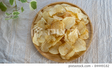 Crisps  84449182