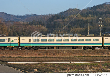 北陸幹線 Morimoto-Tsubata JR 東 485 系列 T15 編隊（新潟）⑤ Moha 485-1036 Sea side 84452334