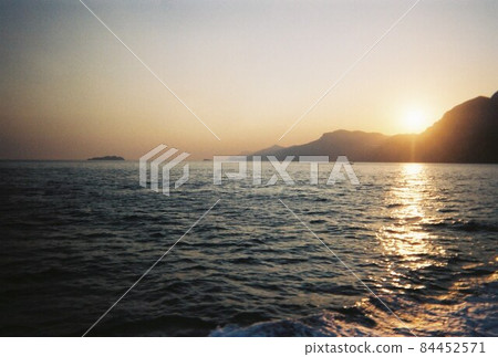 夕陽西下海[電影] 84452571