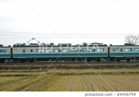 北陸本線五十鈴福岡JR東485系T16編隊(新潟)⑤茂葉485-1020海邊 北陸本線五十鈴福岡JR東485系T16編隊(新潟)⑤茂葉485-1020海邊 84456749