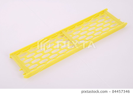 One yellow hair extender stops 84457346