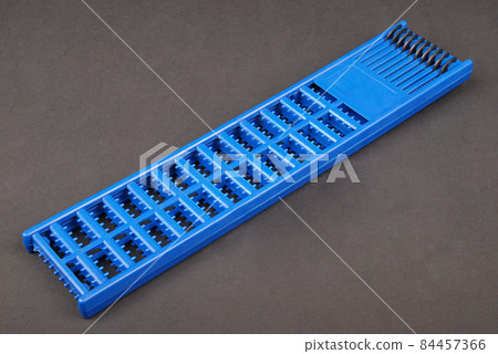 One blue hair extender stops 84457366