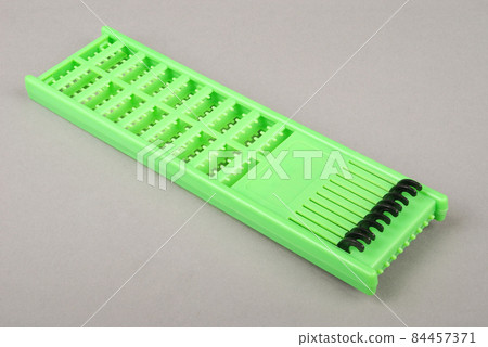 One green hair extender stops 84457371