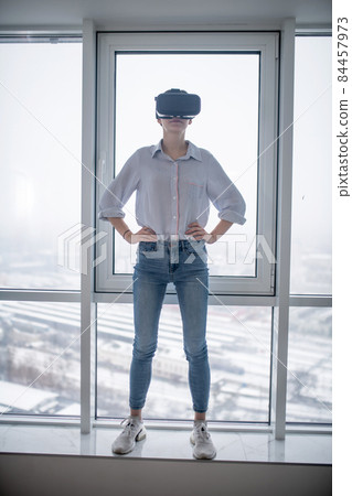 3D player using the wireless virtual reality headset 3D player using the wireless virtual reality headset 84457973