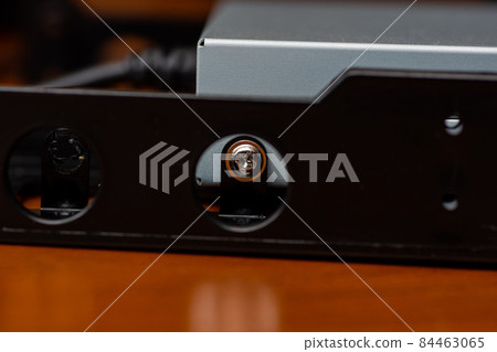 Conversion mounter and body mounting screws 84463065