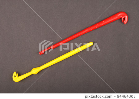 Red and yellow loop tier Red and yellow loop tier 84464305