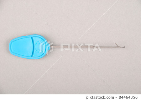 One blue splicing needle tier 84464356