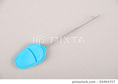 One blue splicing needle tier One blue splicing needle tier 84464357