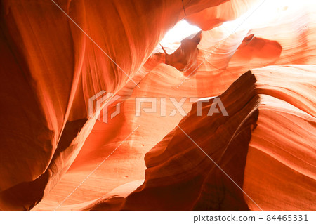 美國亞利桑那州羚羊峽谷（上峽谷）佩奇 84465331