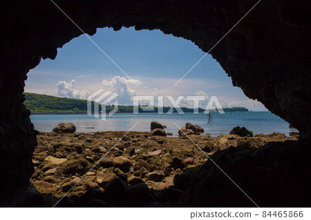 Sea and sky from the cave Sea and sky from the cave 84465866