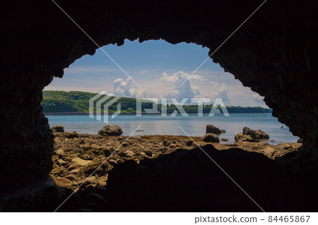 Sea and sky from the cave Sea and sky from the cave 84465867