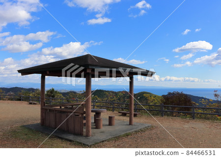 Autumn with a view of Cape Muroto from the Otoge Observatory in Hasukeyama Observatory Park (Tosa City, Kochi Prefecture) 84466531