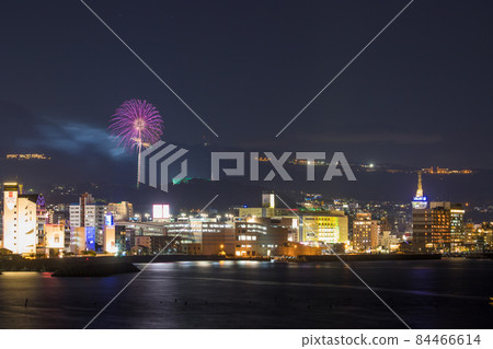 Beppu night view and fireworks Beppu night view and fireworks 84466614