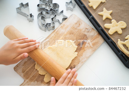 孩子們的手做餅乾 84467232